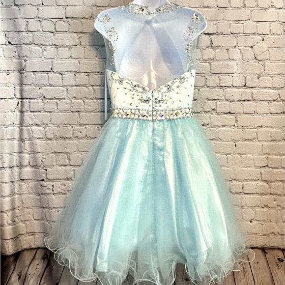 NWT Blue Beaded Illusion Tulle Prom / Formal / Cocktail Dress- Sz 6 - Picture 13 of 15